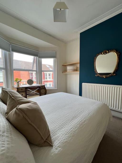 2025 Award Winner Liverpool Strawberry House - 3 Bedrooms Exterior foto